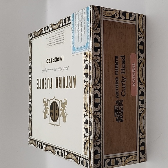 Arturo Fuente Curly Head Square Wooden Cigar Box - Picture 5 of 9